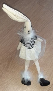 Hase mit Kleid Kantenhocker Stoffhase Deko Landhaus shabby schwarz/weiß - Bild 1 von 4