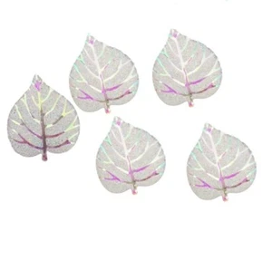 30 HOJAS BRILLANTES BLANCAS Y DORADAS 26mm ADORNOS DE RESINA TARJETAS DE NAVIDAD MANUALIDADES - Imagen 1 de 1