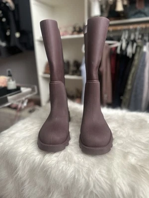 Botas de lluvia Burberry de goma chocolate para mujer talla 40 (US 8,5-9) nuevas al por menor $450 Foto 1 de 4