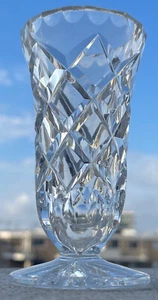 Vintage lead Crystal Diamond Pattern  Posy Bud vase 11.5 cm high 270g - Picture 1 of 4