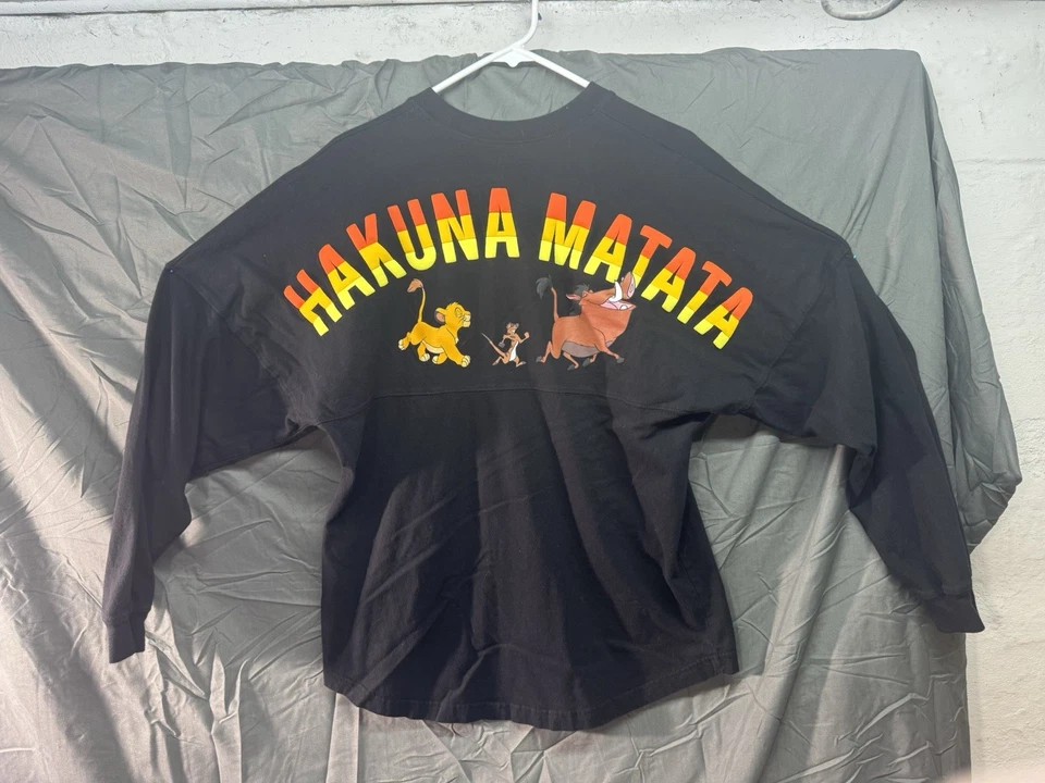 Disney The Lion King Hakuna Matata Black Crew Spirit Jersey SZ M 0037 - Изображение 1 из 3