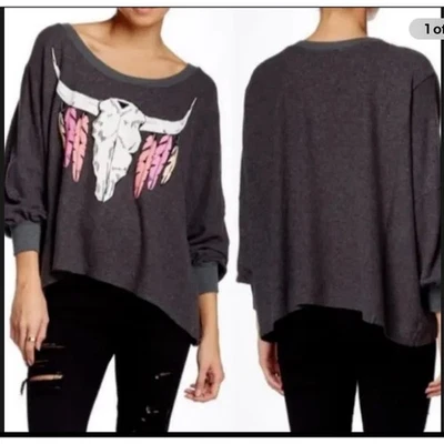 Wildfox Women's Outlaw Feather & Longhorn Oversized Pullover Sweater Size M Gray - Imagem 1 de 4