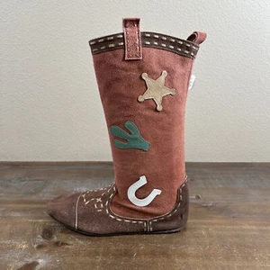 Neu mit Etikett selten Department 56 Cowboystiefel braun Weihnachtsstrumpf 14 x 11 Wildlederimitat Rarität - Bild 1 von 8