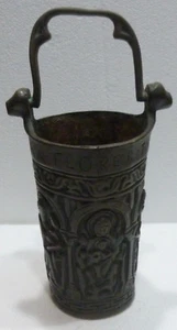 Ancien et Rare POT À EAU BÉNITE Bénitier en Bronze - Picture 1 of 9