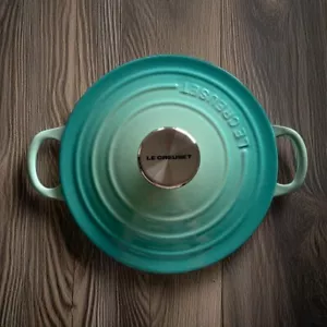 Le Creuset Cocotte Ronde 18cm 7" 1.8L 2qt Verde Fresco Hierro Fundido USADO - Imagen 1 de 7