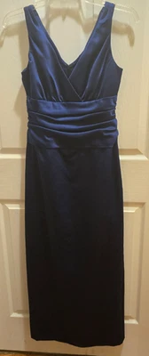 Vestido de Dama de Honor David's Talla 4 Largo Formal Sin Mangas Azul Oscuro Foto 1 de 4