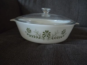 Vintage - Glasbake weiß & grün Blumen Auflaufform mit Deckel - Bild 1 von 3