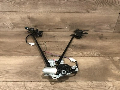 02-2010 LEXUS SC430 ТРАНСФОРМИРУЕМЫЙ ПРИВОД НА КРЫШЕ ЗАМОК ДВИГАТЕЛЯ ПЕТЛЯ ЗАЩЕЛКА ПАРА OEM #2 - Изображение 1 из 4