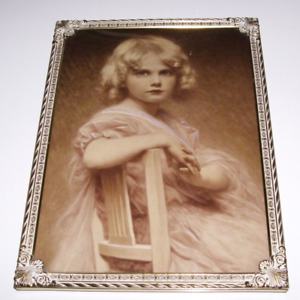 Antiker Bilderrahmen aus Metall mit gewölbtem Glas - 24,5 x 18 cm