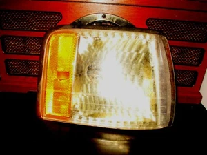 OEM,   1997 - 1999 Cadillac Deville Cornering Light Turn Signal  FREE SHIPPING  - Picture 1 of 2