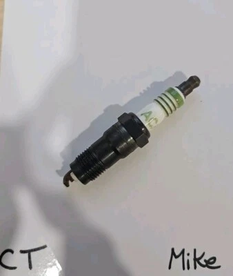 Acdelco R44NTSE AC Green Stripe Ignition Spark Plugs - Image 1 of 4