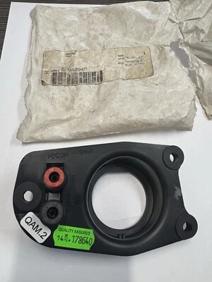 Mack 22640549 A/C Manifold And Tube Assembly New - Image 1 of 4