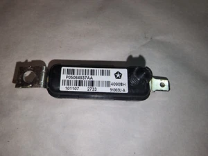 Condensador de antena de radio Dodge Charger Chrysler 300 2011-2022 OEM 05064937AA - Imagen 1 de 2