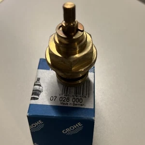 GROHE 1 Zoll Innen-Oberteil 07026000 für Unterputz-Ventil mit kurzer Spindel - Bild 1 von 1