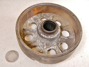 88 Honda TRX300 Fourtrax TRX 300 Rear Brake Drum - Foto 1 di 10