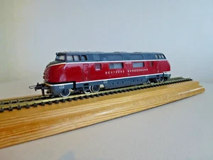 TRIX GERMAN V200 DIESEL - 3 RAIL - HO - Picture 1 of 5