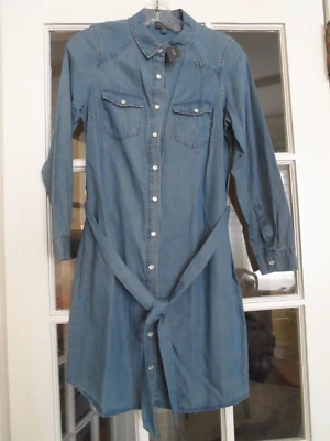 Vestido Camisa Denim The Limited Cambray Talla Pequeña Pequeña Pequeña SP Con Botones Corbata Cintura Foto 1 de 4