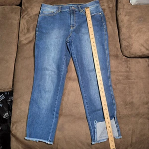 J MCLAUGHLIN CROPPED JEANS RAW HEM SIDE SLIT 32x25 - Picture 1 of 18