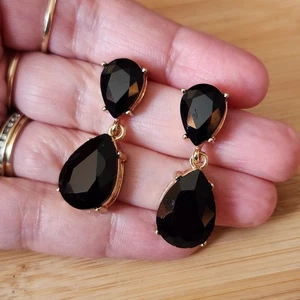 Dangling Faceted Teardrop Black Glass Beaded Earrings Goldtone Fashion Jewelry - Foto 1 di 7