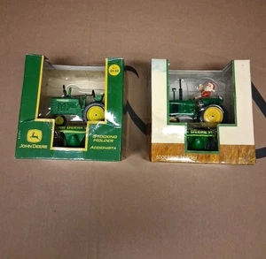 2 Spectra Gusseisen John Deere Urlaub Weihnachten Strumpf Halter Weihnachtsmann Traktor - Bild 1 von 3