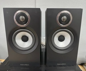 Bowers & Wilkins 607 S3 Black Bookshelf Speakers Pair  - Picture 1 of 7
