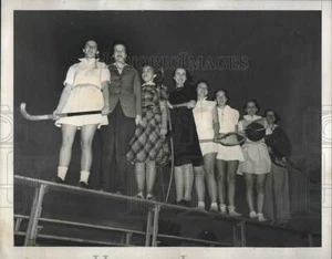 Foto de prensa 1940 Marion Powell Helen Johnson Drexel Institute Sports - nea94093 - Imagen 1 de 2