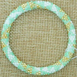 Pulsera de cuentas de ganchillo a mano LILY y LAURA "A Fresh Start" ~Hecha en Nepal~ - Imagen 1 de 3