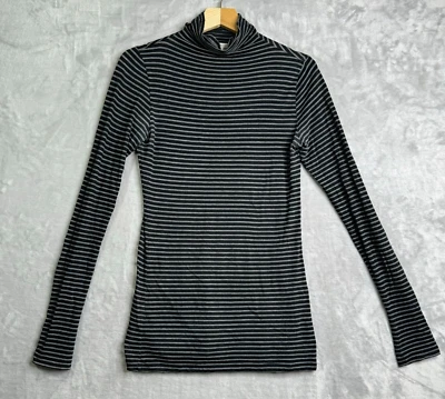 Top VINCE para mujer mediano negro gris a rayas mezcla de algodón tejido cuello falso tejido fino Foto 1 de 4