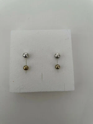 2 paia di orecchini a farfalla a perla color argento e oro - Immagine 1 di 3