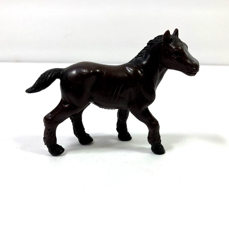 Figura Femenina Caballo Bullyland Potro Alemania Plástico Marrón 2.75" T x 3.5" L Foto 1 de 4