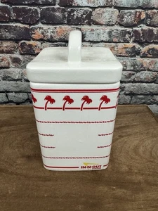 Tarro de galletas de cerámica In N Out con tapa 8" - Imagen 1 de 8