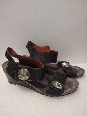 Taos Footwear Carousel 2 Womens Wedge Sandals Black Embossed Leather Shoes Sz 41 - Image 1 of 4