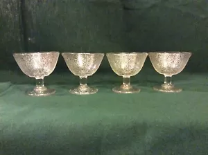 LOT OF 4 VINTAGE PRESSED GLASS STEMMED DESSERT BOWLS - CLEAR - Picture 1 of 8