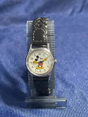 Vintage Clássico Disney Mickey Mouse Relógio Lorus V515 Movimento Novo Blk Band Batt. - Imagem 1 de 4