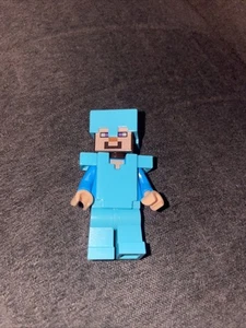 LEGO Minecraft Minifigure Steve - Blue - Picture 1 of 2