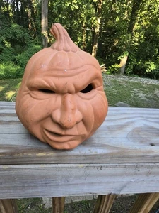  Vintage Terrakotta Kürbiskopf - Grinnendes Gesicht Jack-O’-Laterne - Halloween  - Bild 1 von 9