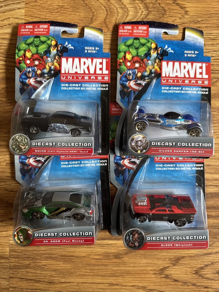 4x Die Cast Marvel Universe Vehículos Rhino Silver Surfer Blade Dr. Doom Foto 1 de 4