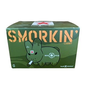 Smorkin' Labbit 5'' Corpsman Vinyl Toy Kozik x Kidrobot Limited Edition Med Evac - Bild 1 von 19