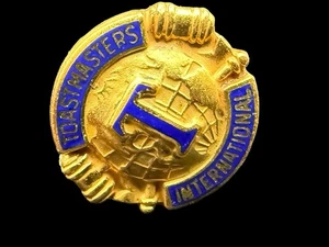 Vintage Toastmasters International Pin Badge Gold Enamel Lapel Pin TIE TACK Gf - Picture 1 of 3