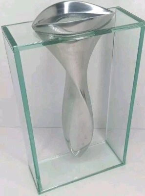 Jarrón tornado trenzado vintage Lisa Mori de aluminio fundido pulido en caja de vidrio *LEER* Foto 1 de 4