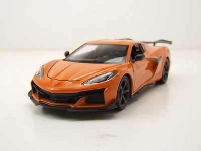 Chevrolet Corvette Z06 2023 Arancione Modellino 1:24 Welly - Immagine 1 di 4