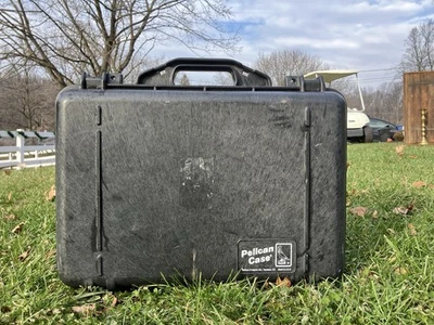 Estojo rígido Pelican preto com espuma - Imagem 1 de 4
