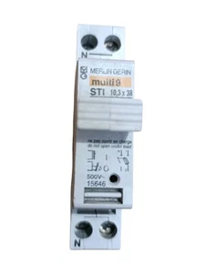 Merlin Gerin Art. 15646 Portafusibile Sezionabile 10,3x38 1N Max 20-32A 1Mod - Imagen 1 de 7