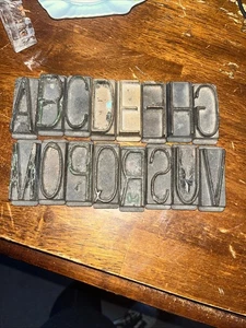 VINTAGE massiver Ganzmetall Buchdruck DRUCKBLOCK Stempel Buchstaben ~ unvollständig - Bild 1 von 1