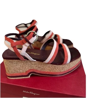 Сандалии на платформе Salvatore Ferragamo Mysen замшевые с ремешком на танкетке 8 C ($795) - Изображение 1 из 4