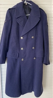 Abrigo gabardina de uniforme de lana azul vintage de la Fuerza Aérea de los Estados Unidos aviador de la USAF talla 39R Foto 1 de 4