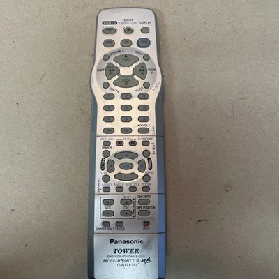 Mando a distancia en torre Panasonic LSSQ0344 DVD/VCR/TV Director de programas universal Foto 1 de 4