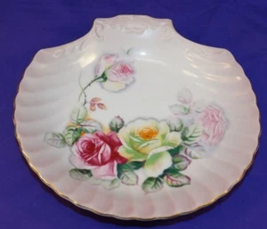 VINTAGE UCAGCO MUSCHELFÖRMIGER SAMMLERTELLER ANSTECKNADEL BONBON KOMMODE SCHALE HANDBEMALT - Bild 1 von 8