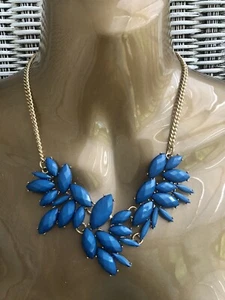 Statement Necklace Blue Faceted Leaf Stones Gold Tone Artisan Modernist Retro - Picture 1 of 8