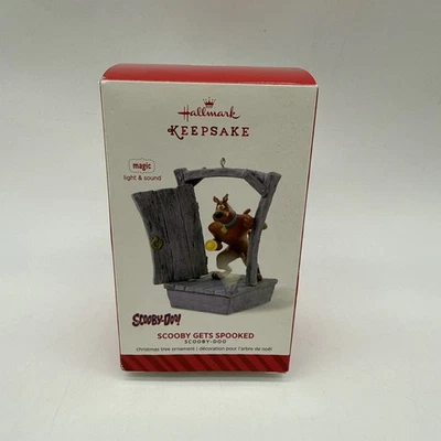 2014 Hallmark Keepsake Ornament Scooby Doo Scooby Gets Spooked -- READ - Image 1 of 4